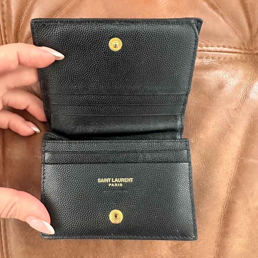 100% Authentic YSL Saint Laurent Cassandre Compact Wallet - Picture 4 of 4